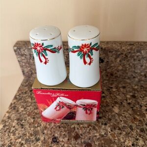 Poinsettias & Ribbons salt and pepper shakers